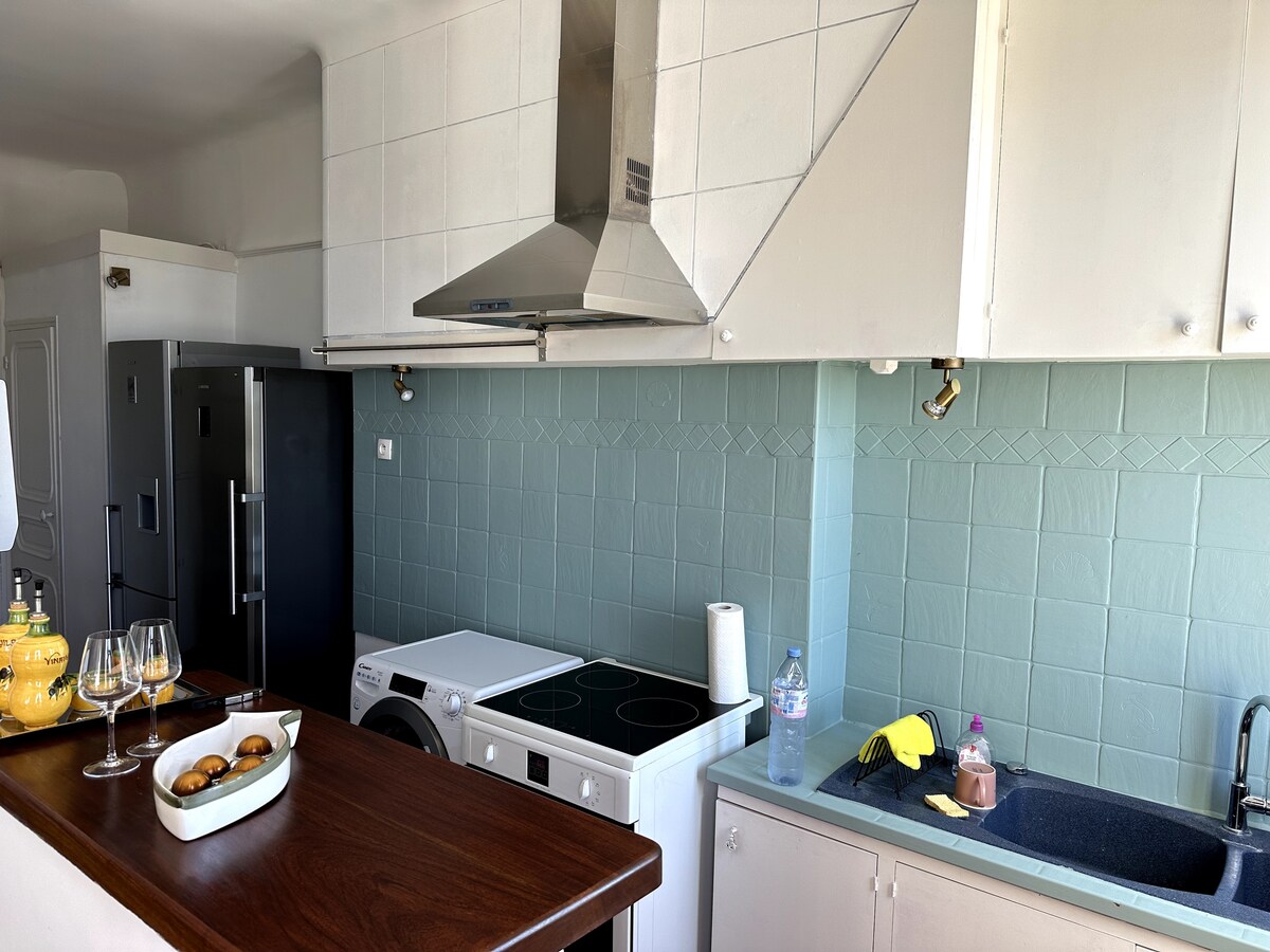 Top Airbnb: View of the Sea & Major Cathedral in Marseille 2e Arrondissement