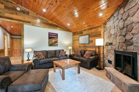 Spruce (King Primary Suite) - Namakagon River