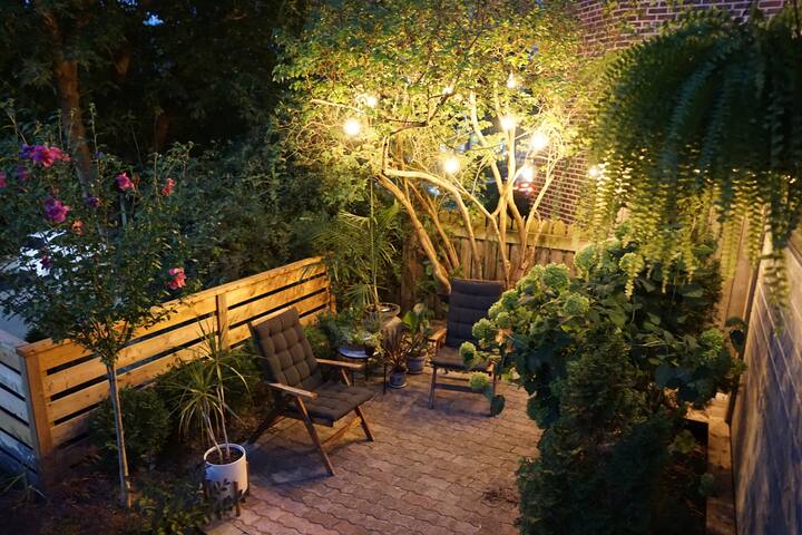 Sunlit 3-bdm Beach House w crib and free parking gallery image 3