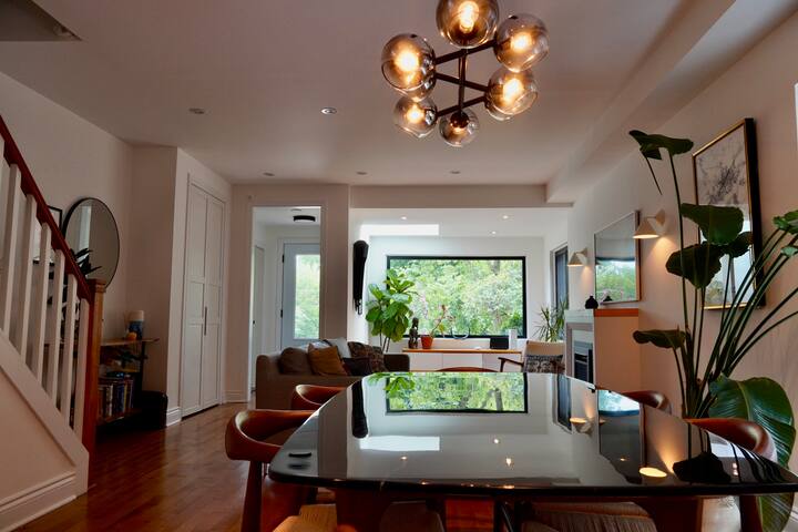 Sunlit 3-bdm Beach House w crib and free parking gallery image 5