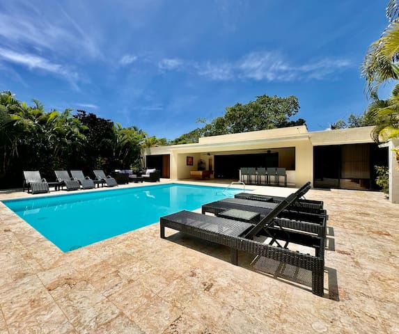 CASA COCO Villa Rentals managed Airbnb listing 1