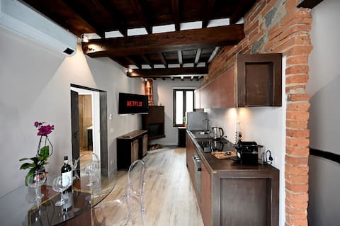 Central Historical Duplex w/ AC &  private garage