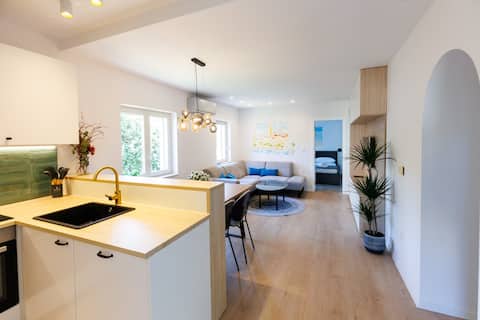 Popular Airbnb listing: Garden apartment with parking in Grad Split