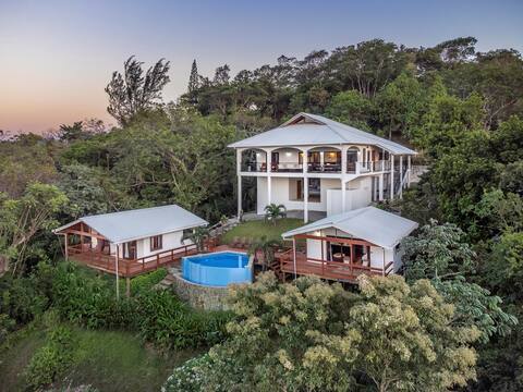 Apricari Villa/5 BDRM/Pool/3 Kitchens/Luxury Views