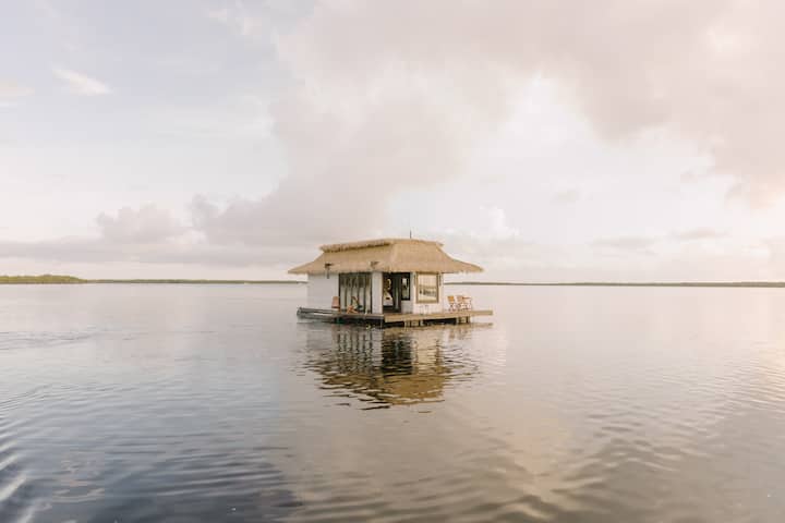 Premium Floating Bungalow By Stay Ombi - Key Largo
