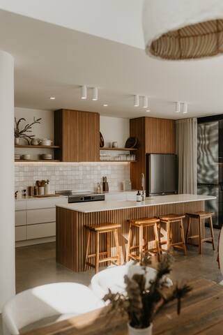 Beach side Villa, with a heated pool! gallery image 4