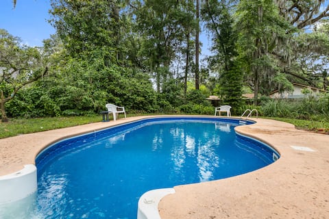 Private Pool - Jungle Yard- Close to River/Beaches