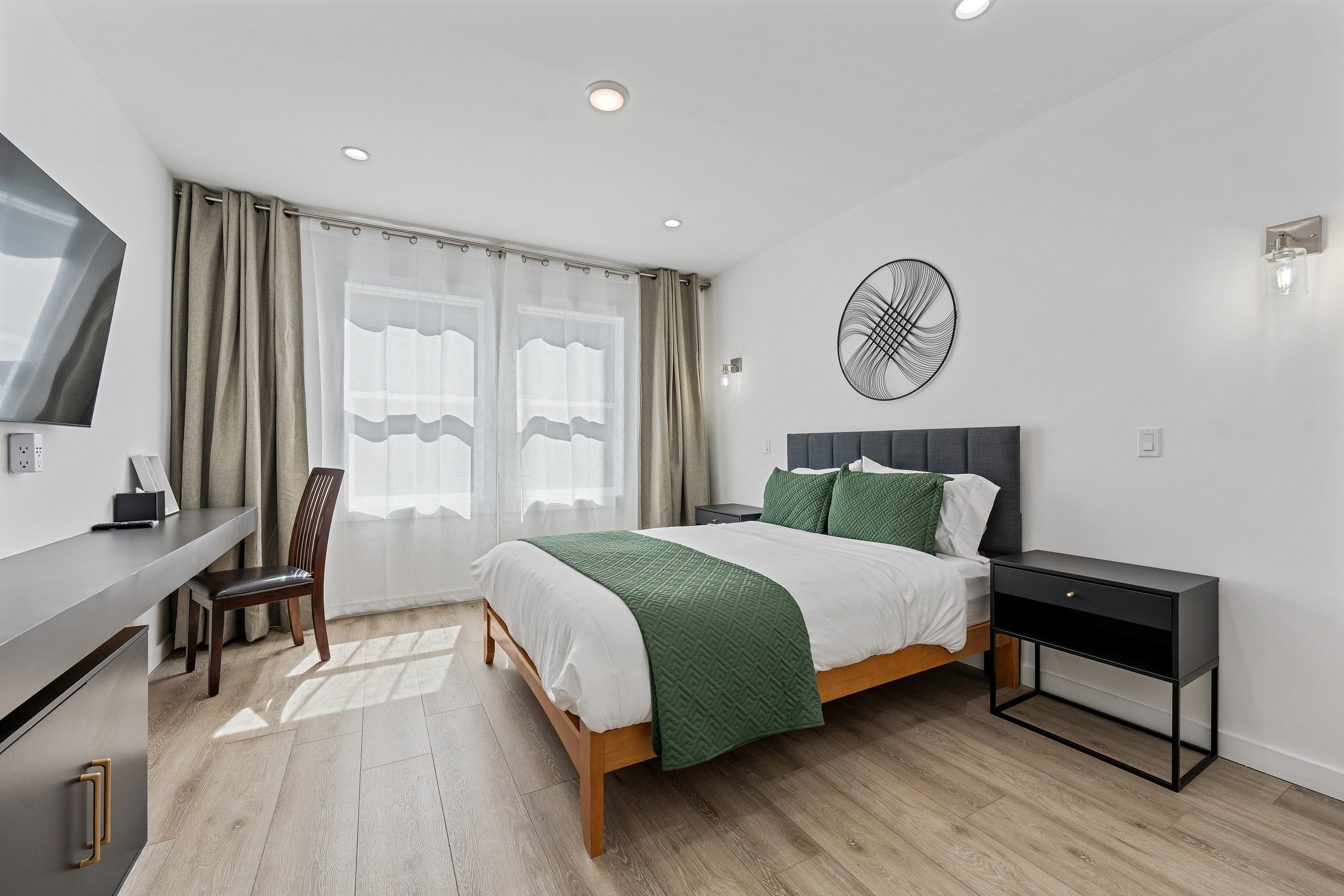 Home in San Francisco · ★4.98 · 5 bedrooms · 5 beds · 5 baths - Image 13