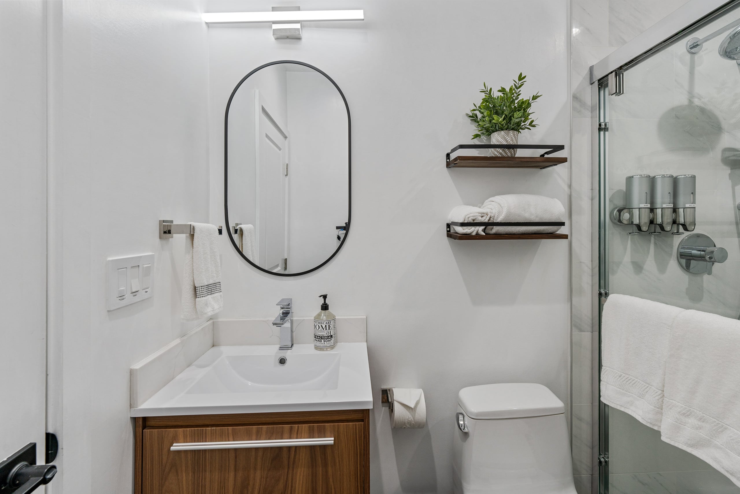 Home in San Francisco · ★4.98 · 5 bedrooms · 5 beds · 5 baths - Image 27