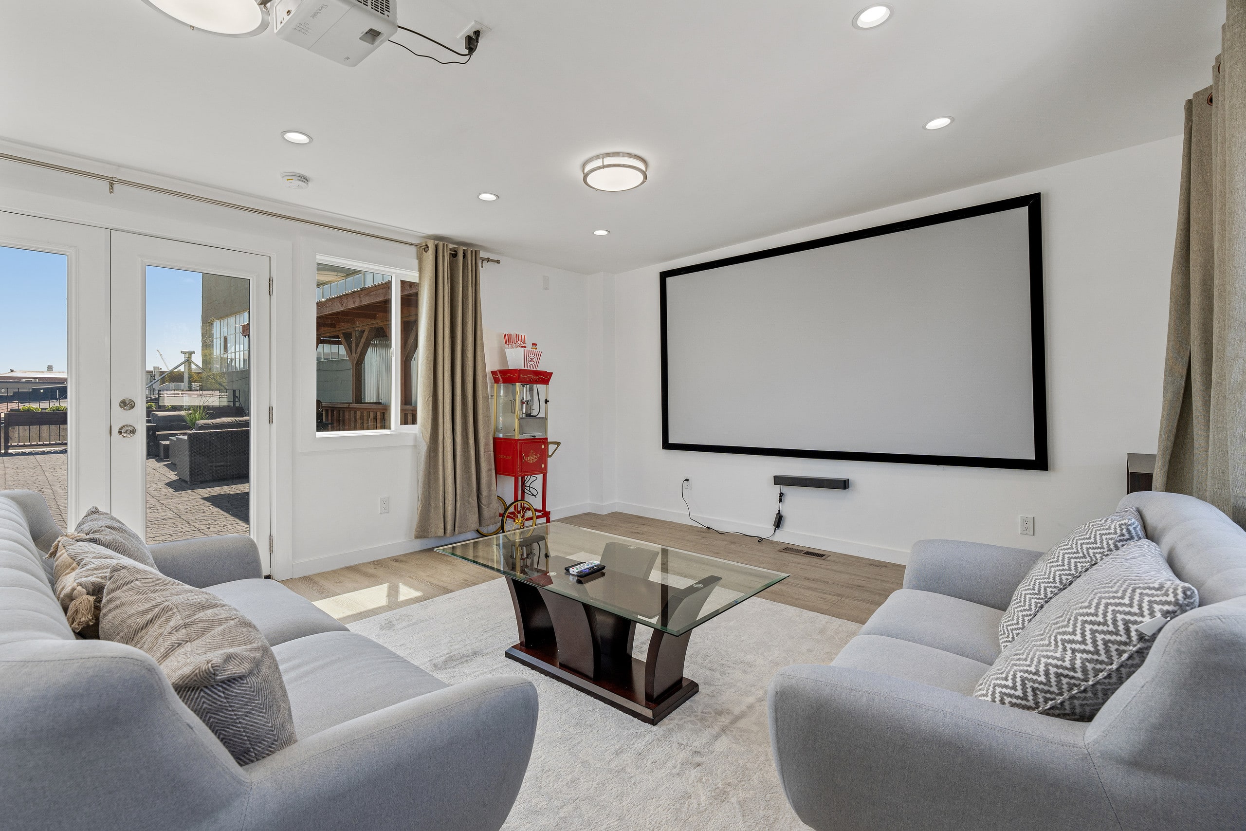 Home in San Francisco · ★4.98 · 5 bedrooms · 5 beds · 5 baths - Image 5