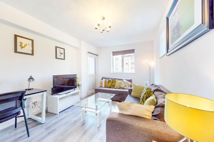 Stylish 3 bed | Regents Park | Private Balcony