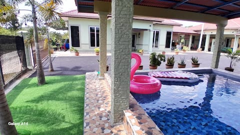 Homestay Pengkalan balak & Extra Private pool