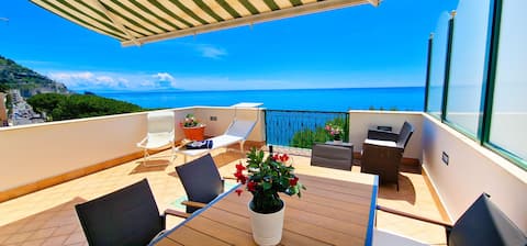 Beachfront Home w/SeaViews Terrace • Sea Breeze