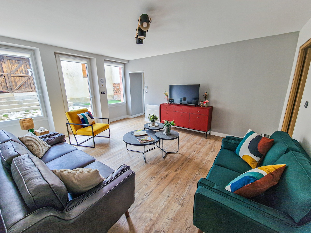 Popular Airbnb listing: BnB Epernay - Magnum 80 Clim&Terrace City Center in Épernay