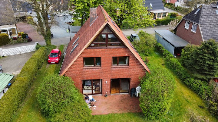 Large family house near the beach