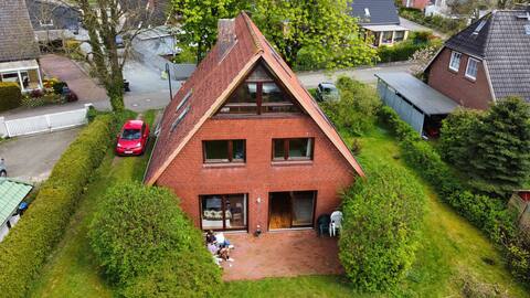 Large family house near the beach
