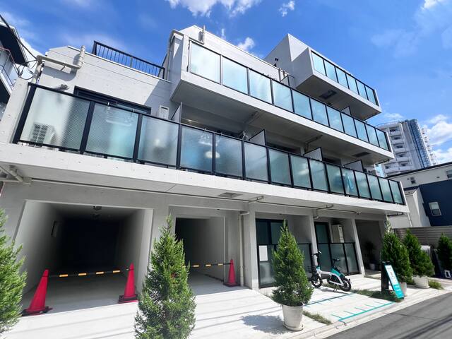 4-Min to Station/Family Suite/Large Terrace/Wi-Fi gallery image 4