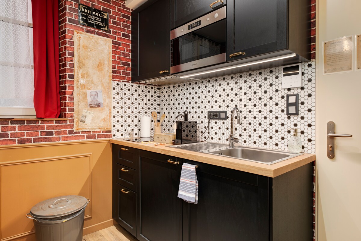 Annonce Airbnb populaire: Al Capone's hideout in the heart of Nancy à Nancy