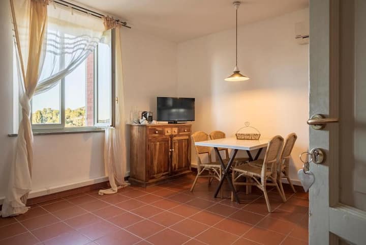 Muccheria Upper Floor Apartment Adults Only - San Vincenzo