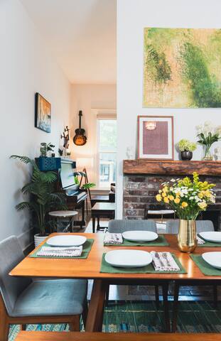 World Music House | Firepit | Walk to 5 Points