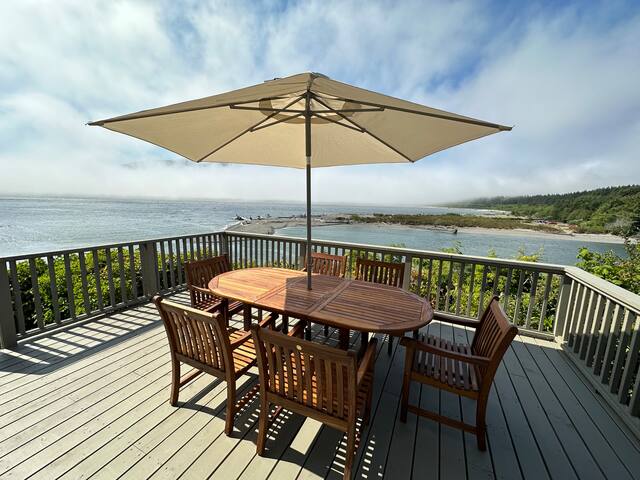 The Point| Hot tub +Sauna +view if San Juan Bay gallery image 5