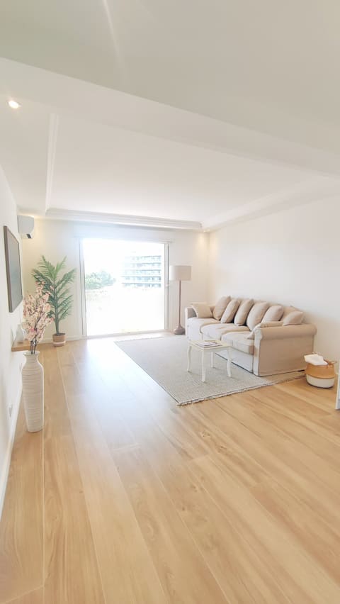 Successful Airbnb property: Luxurious apartment, 1 min to sea, center of Cannes, Palais in Cannes