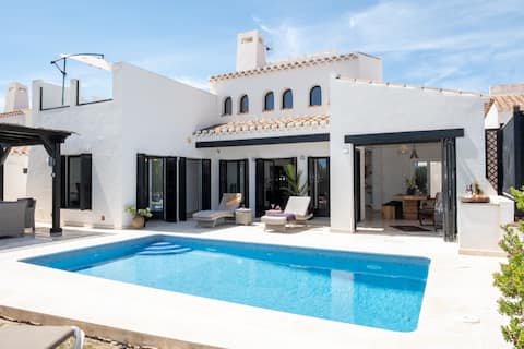 Casa Trebol - Heated Pool Villa - Sleeps 8