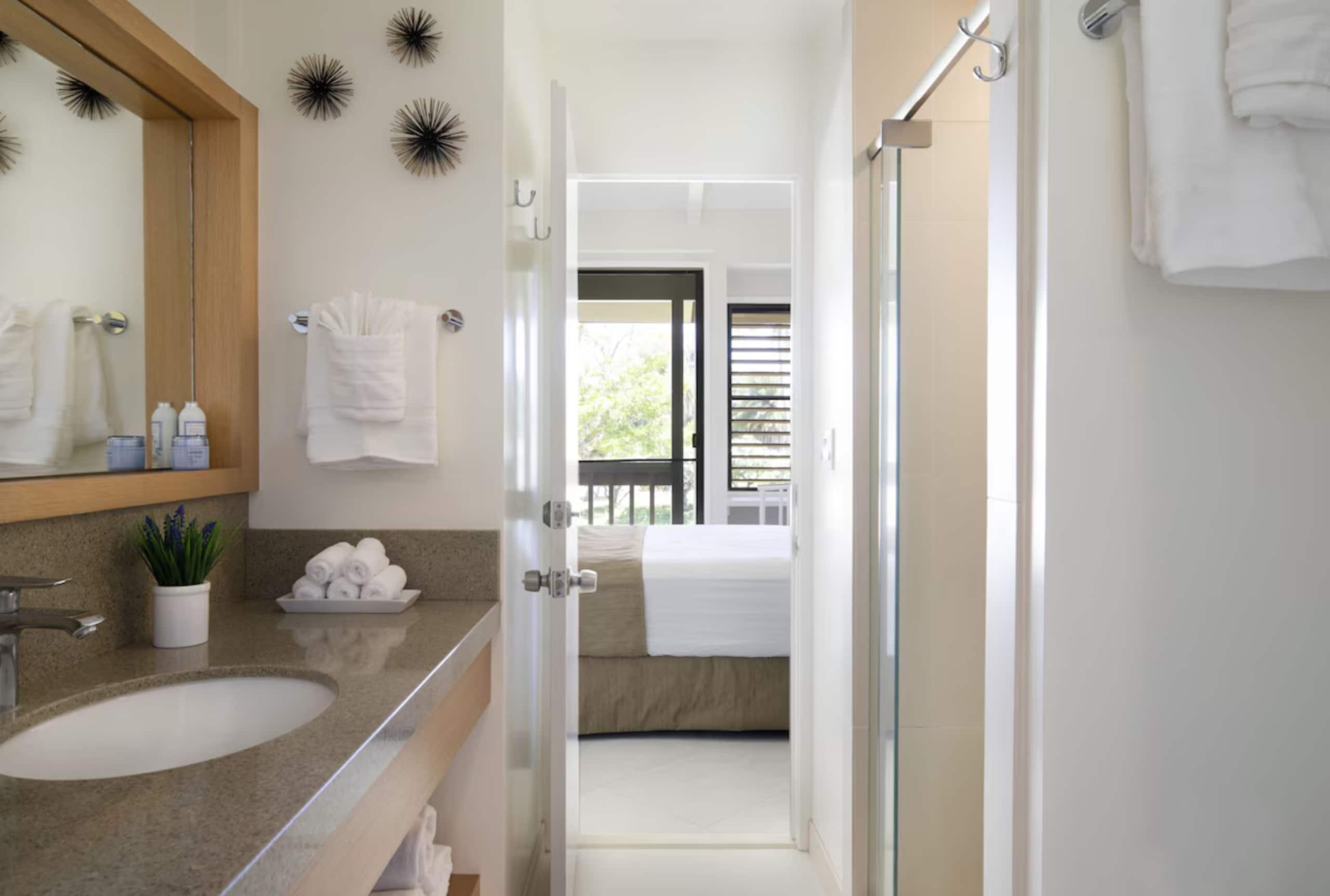 Townhouse in Kahuku · ★4.98 · 3 bedrooms · 4 beds · 2 shared baths - Image 12