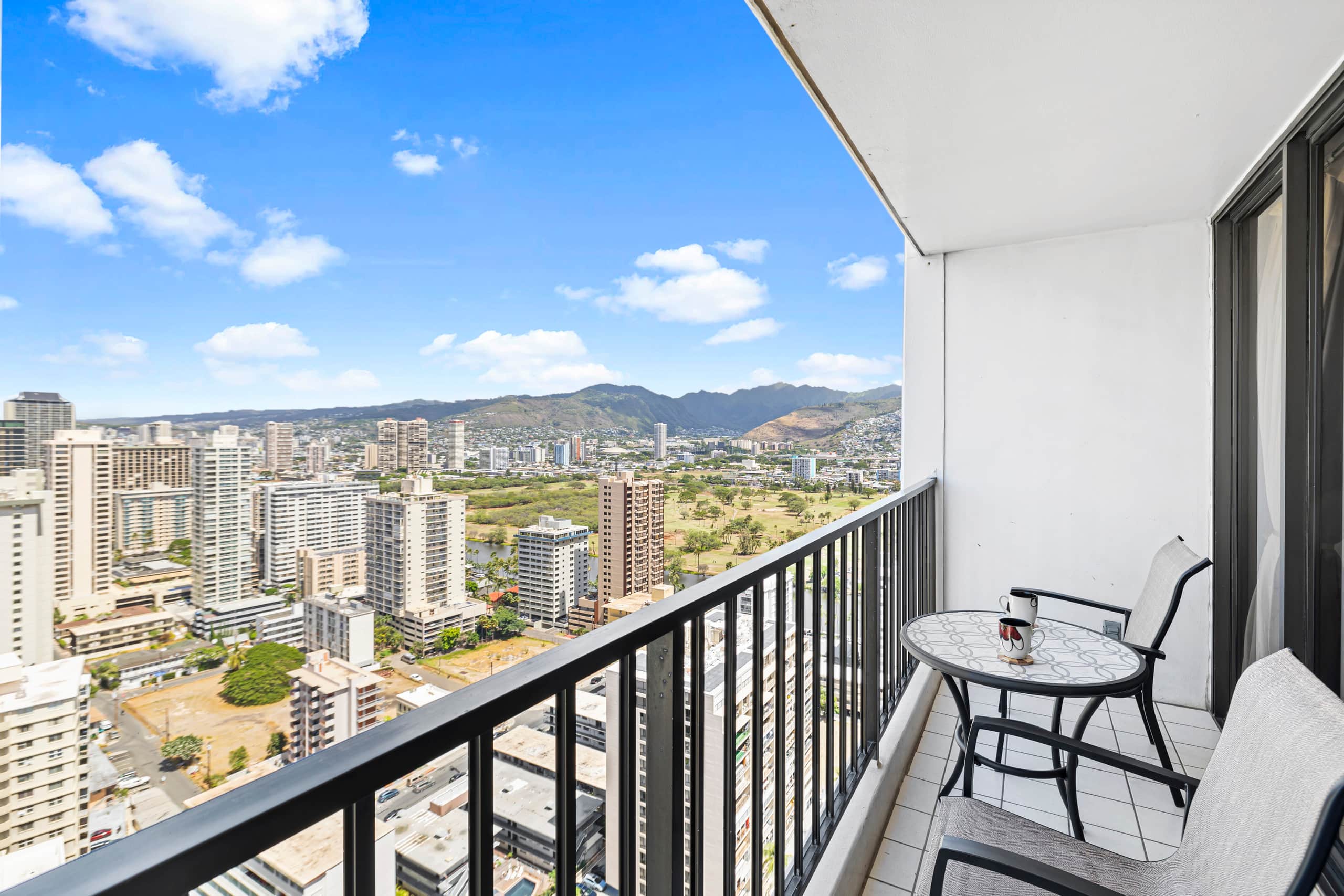 Deluxe Ocean View Free Parking Waikiki 3204-T1 - Image 14