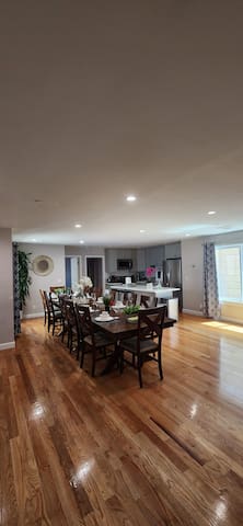 8-BR, 8-Bath Home: Your Perfect Staycation near SF