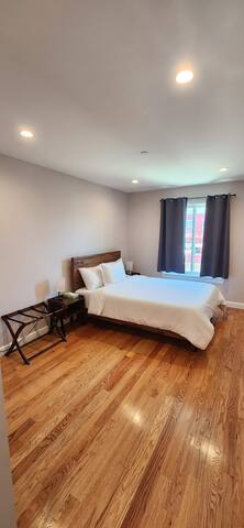 8-BR, 8-Bath Home: Your Perfect Staycation near SF gallery image 5