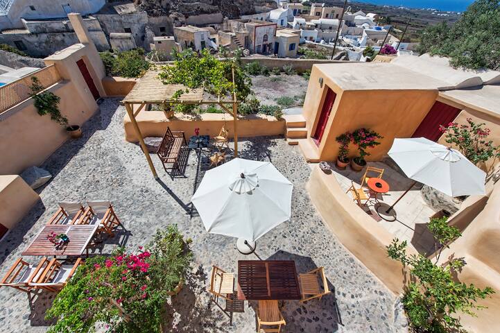 Amelie Canaves Finikia – Entire Property gallery image 5