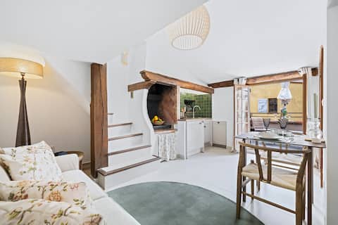 Propriété Airbnb réussie: Charming Cocoon in the heart of old Antibes à Antibes