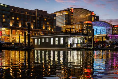 Luxe Houseboat: Majestic Sunsets with 360 Views