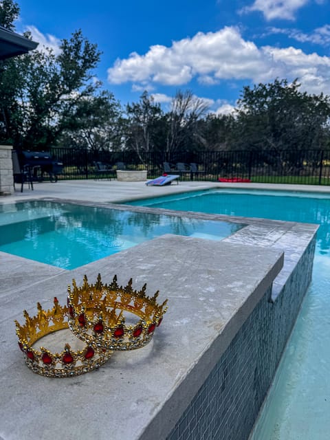 Golf Course Home in Concan, sleeps 30