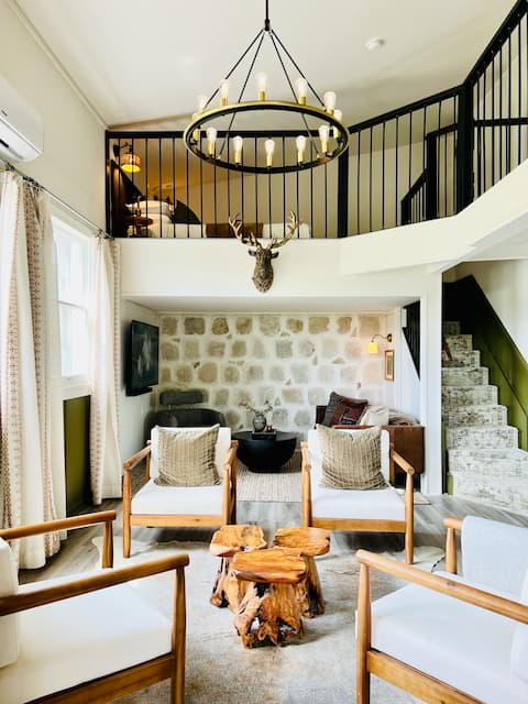 Hooting Haus - Organic | Modern | Cabin Retreat