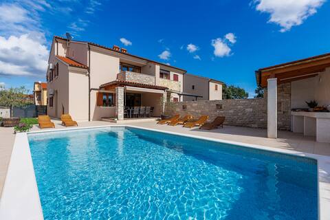 Villa Solis with pool in Istria