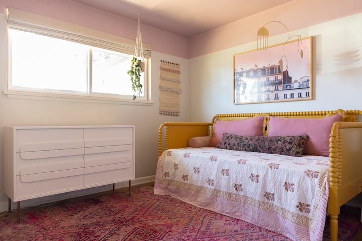 Bedroom 2 on the main floor, twin bed
