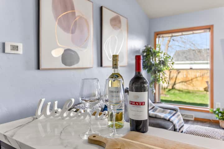 Passion Place, Warm & Modern 3-bedroom - Oshkosh, WI