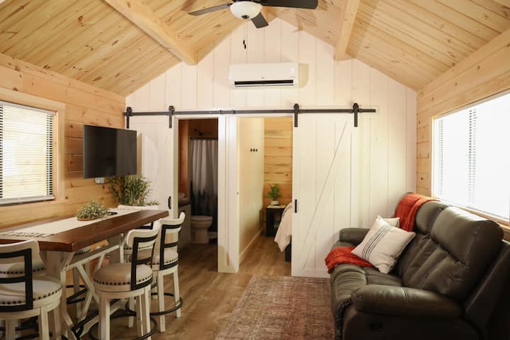 #76 Tiny Home | One Bedroom With Hot Tub - Bald Eagle State Park, Howard