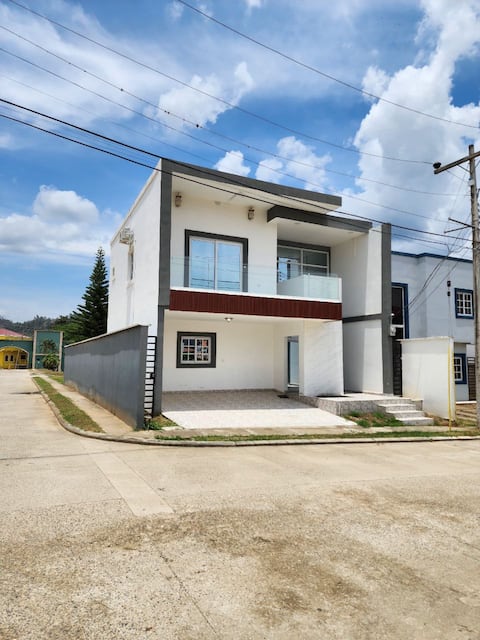 Moderna Home’s VIP Res. Vereda Real