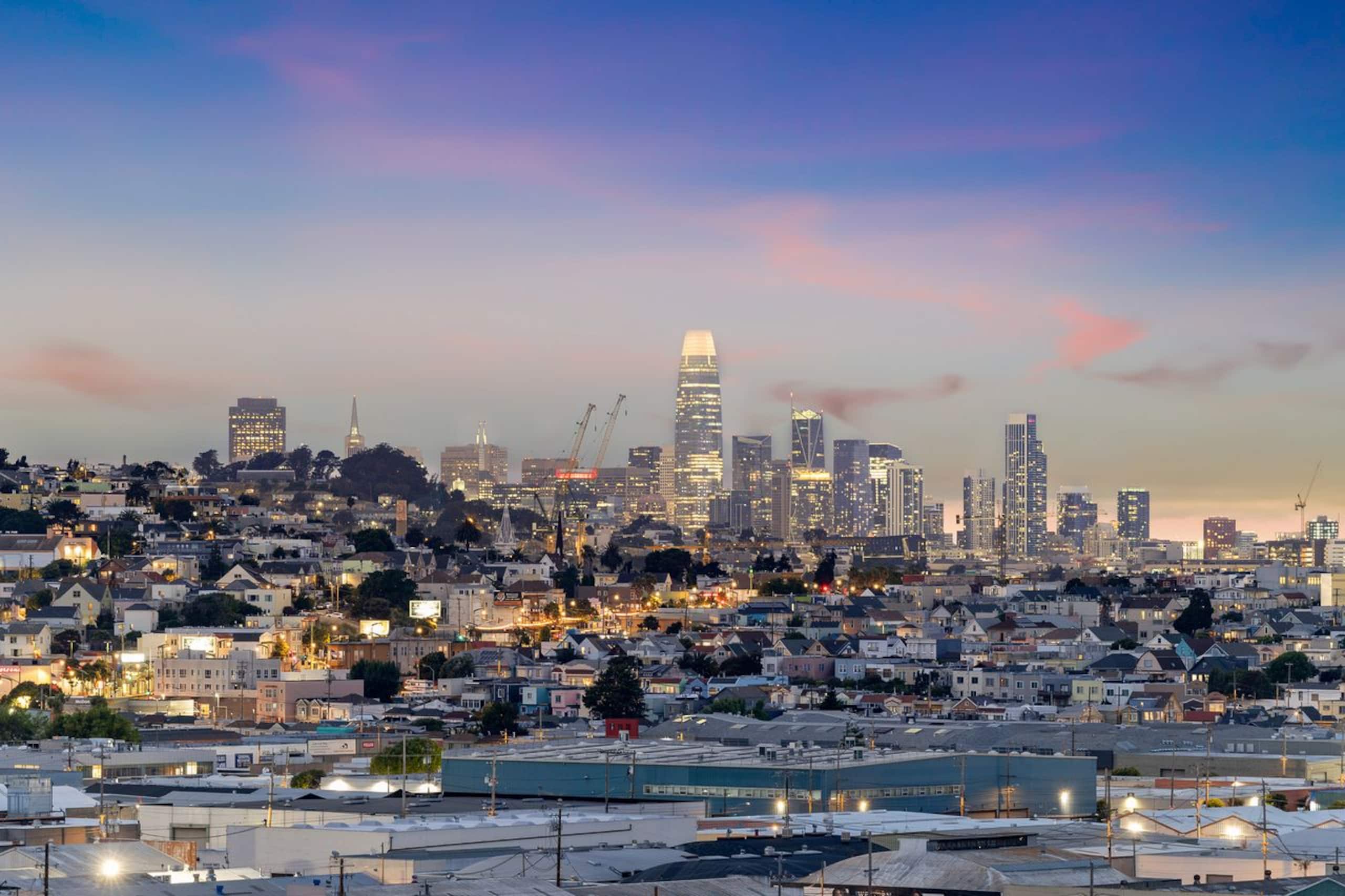 Spacious Property with Ocean View in San Francisco - Image 11