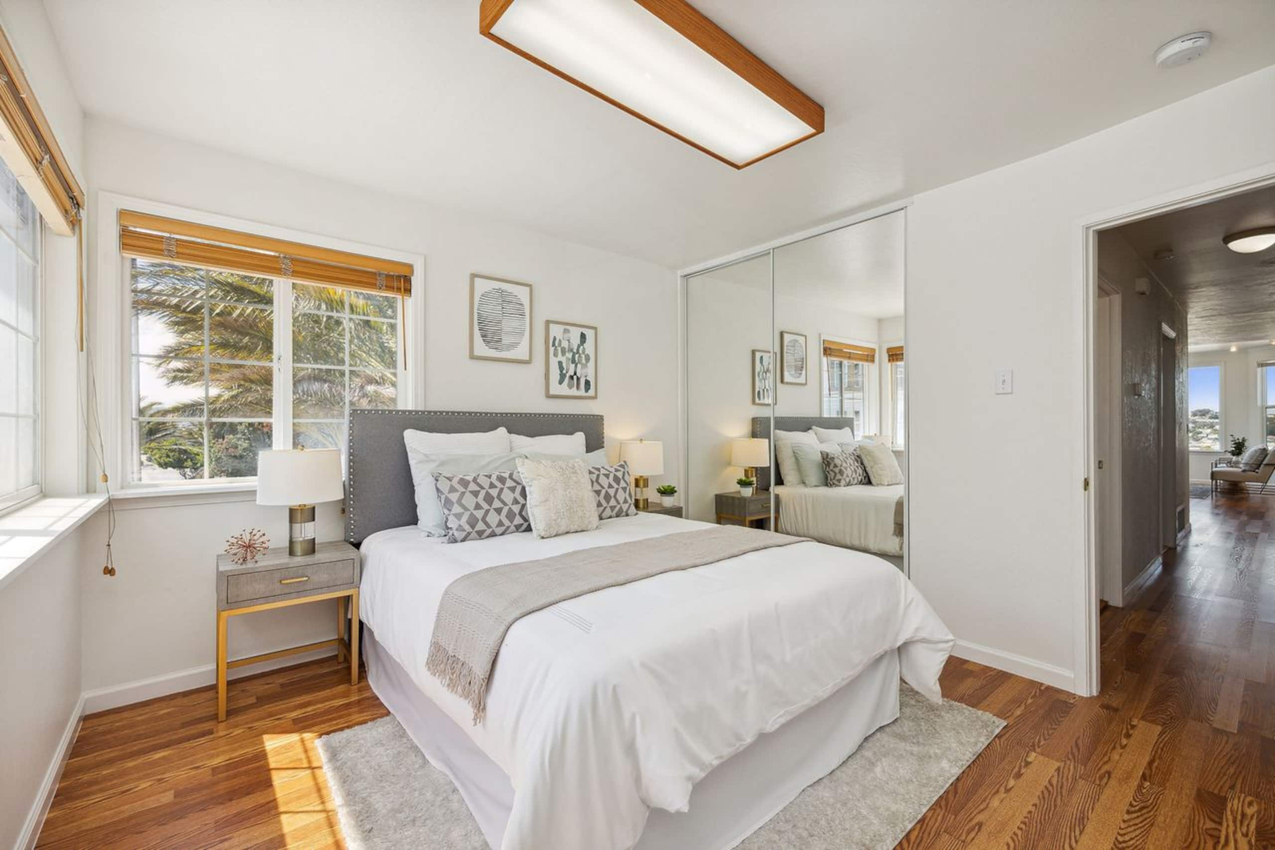 Spacious Property with Ocean View in San Francisco - Image 31