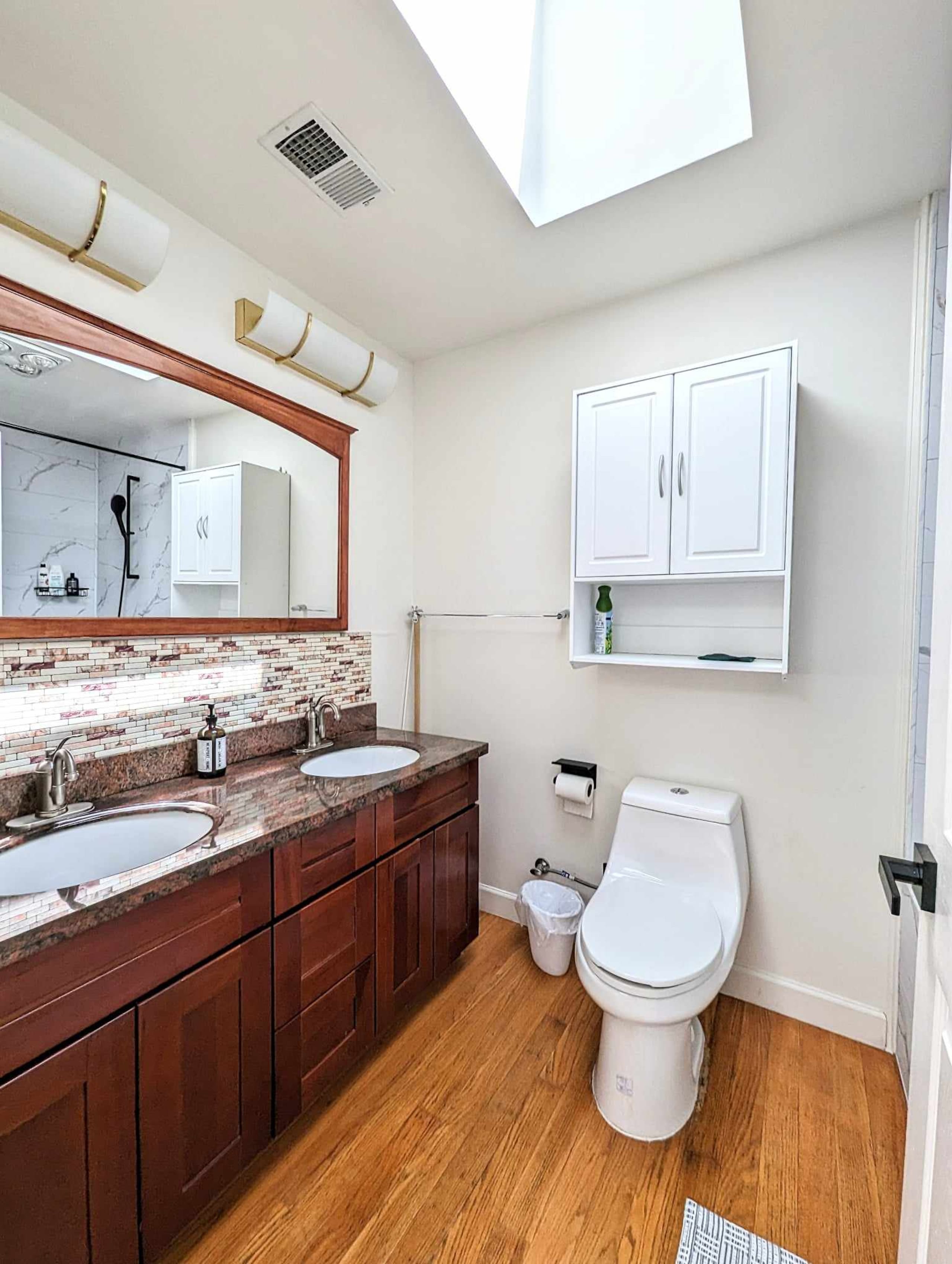 Spacious Property with Ocean View in San Francisco - Image 21