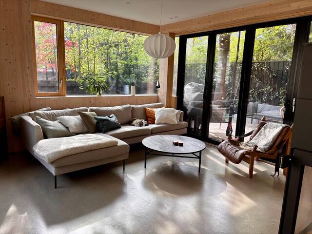 Ny designleilighet med masse plass og hage gallery image 3