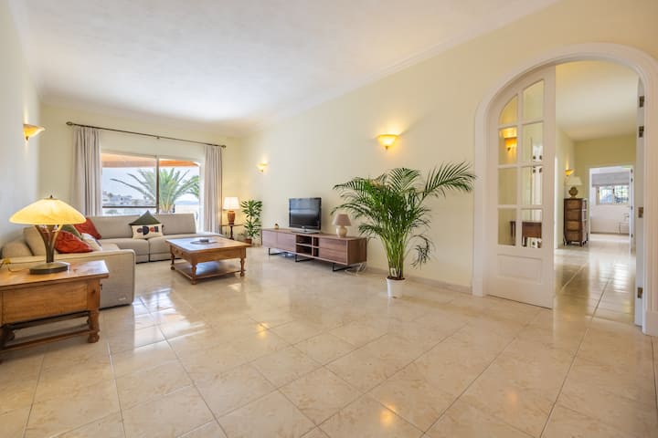 Azure Dream: Lux 4-bed Villa With Pool & Sea View - Malte