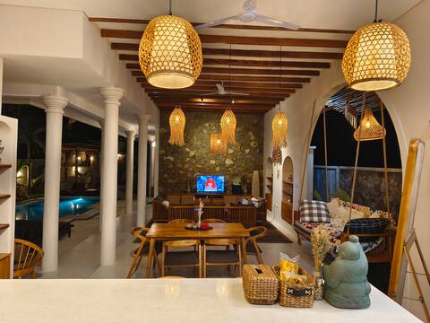 YuraAmed Villa 2
400 meters to the Beach