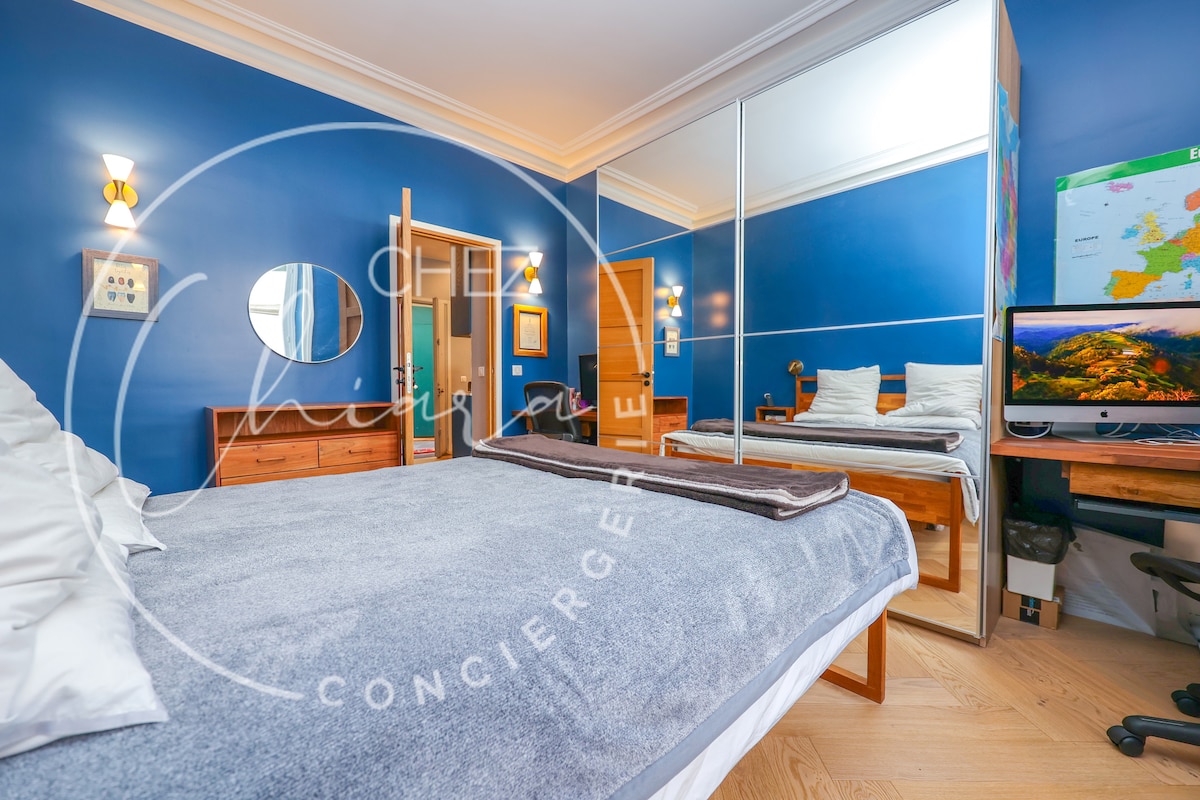 Cama de tamaño medio (160 cm x 200 cm)

Presentamos nuestra cama de tamaño mediano, meticulosamente diseñada para ofrecer tanto estilo como comodidad. Esta cama logra el equilibrio perfecto entre un amplio espacio para dormir y una huella compacta adecuada para varios tamaños de dormitorio.