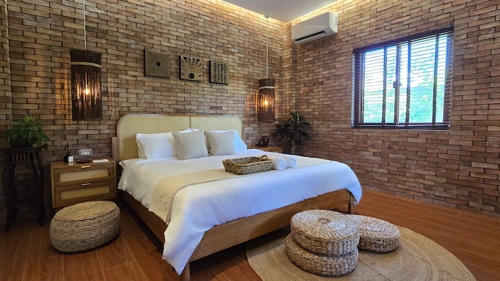 King size bed