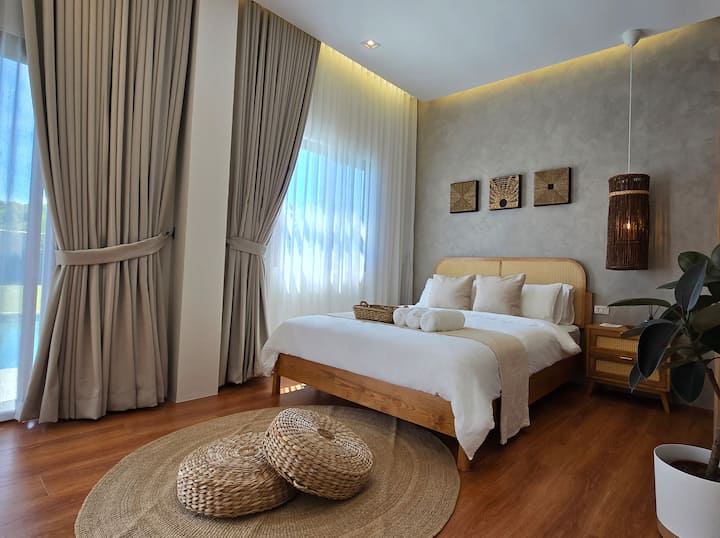 Queen size bed